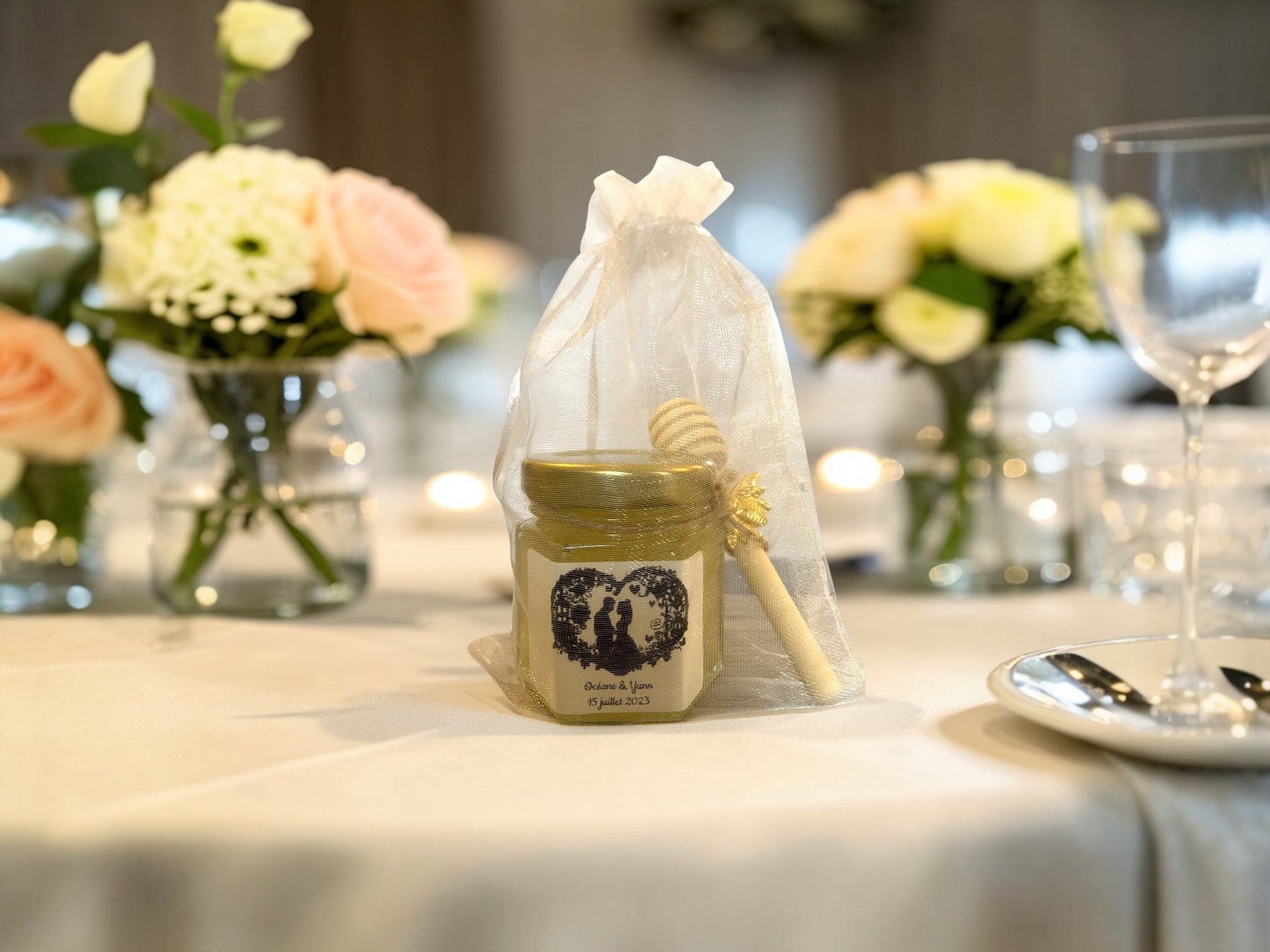 Idée cadeau mariage invités : le petit pot de miel personnalisé qui fait sensation