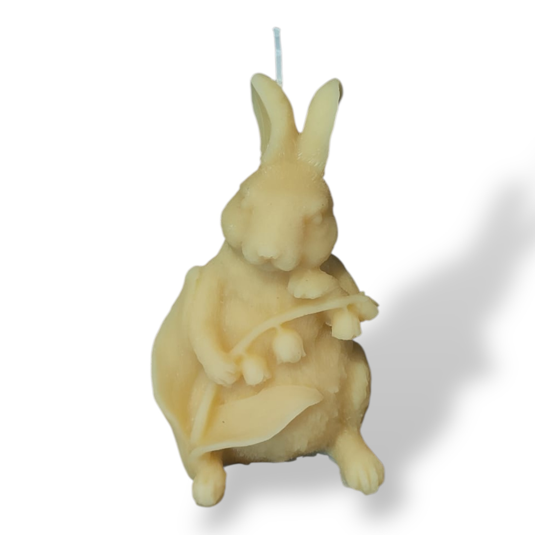 Bougie cire d'abeille lapin de pâques et son brin de muguet