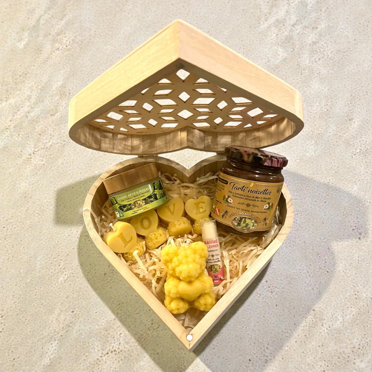 Coffret cœur artisanal de la ruche – Miel et douceurs apicoles - schoenig apiculture