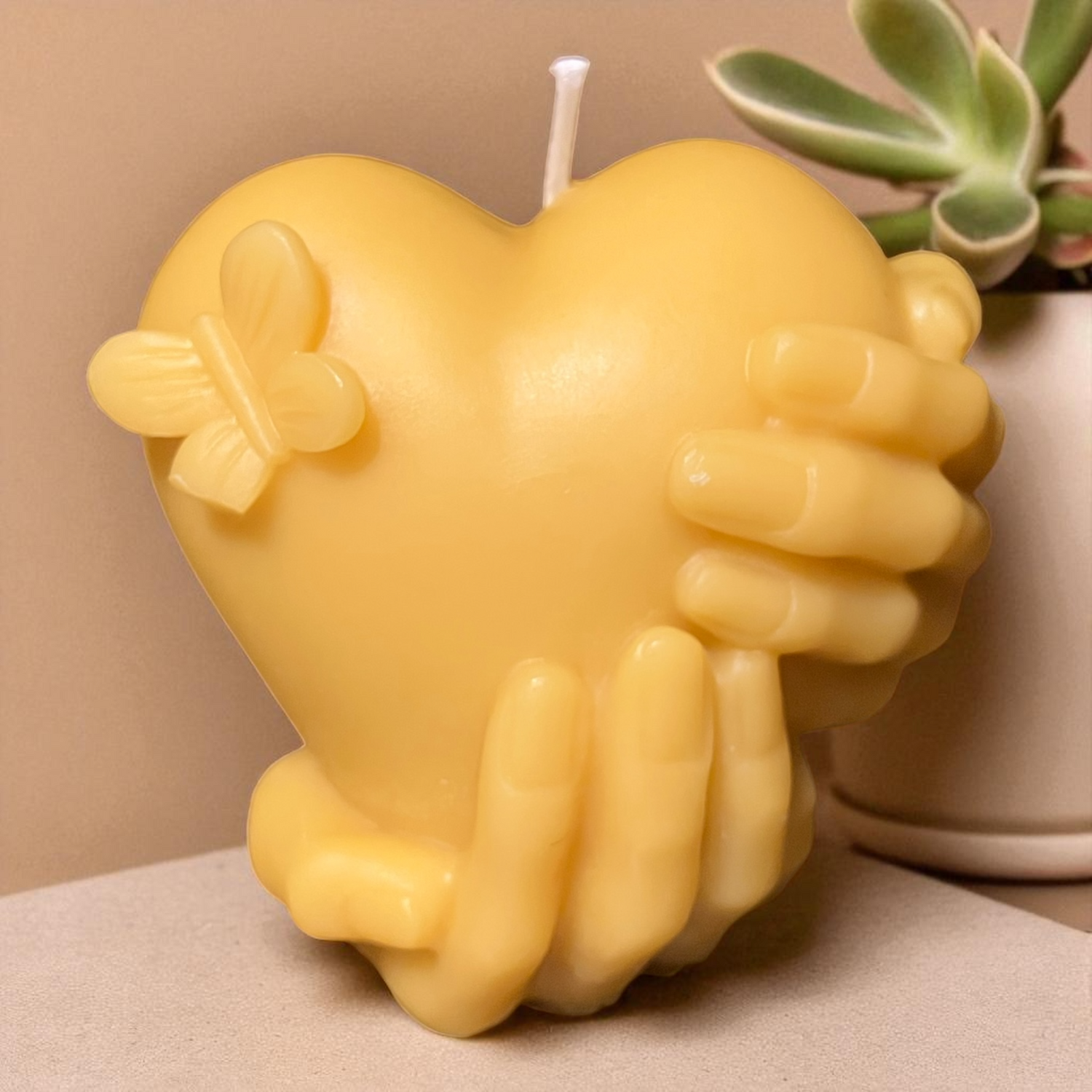 Bougie cire d'abeille Coeur papillon