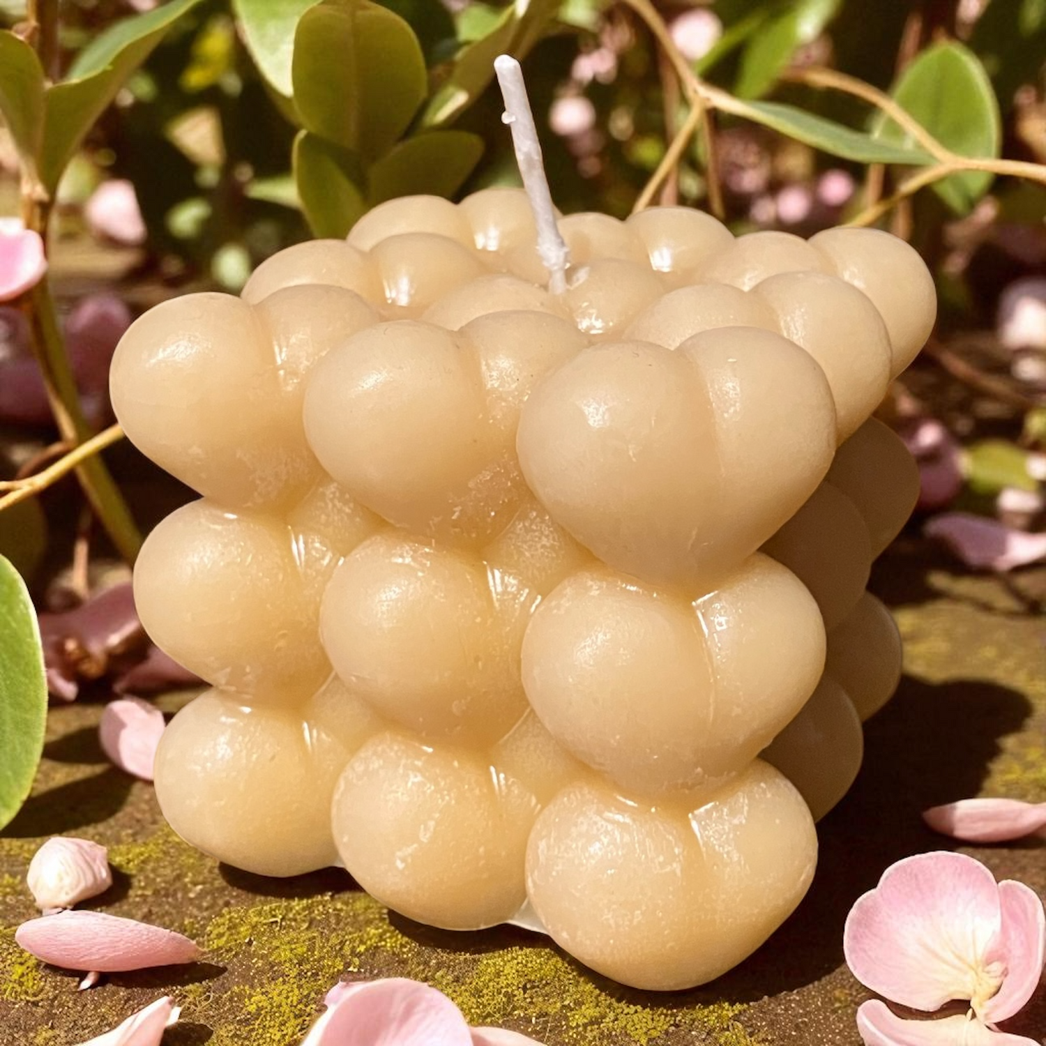 Bougie cire d'abeille cube de coeurs