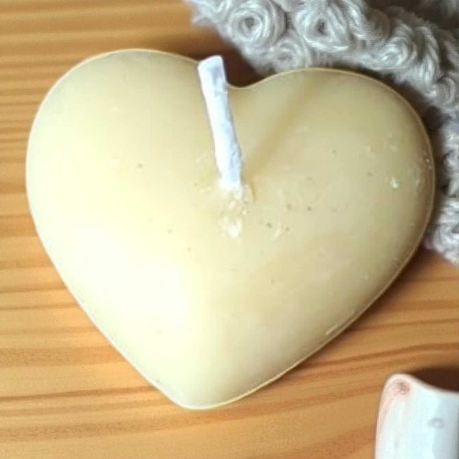 Bougie cire d'abeille petit coeur