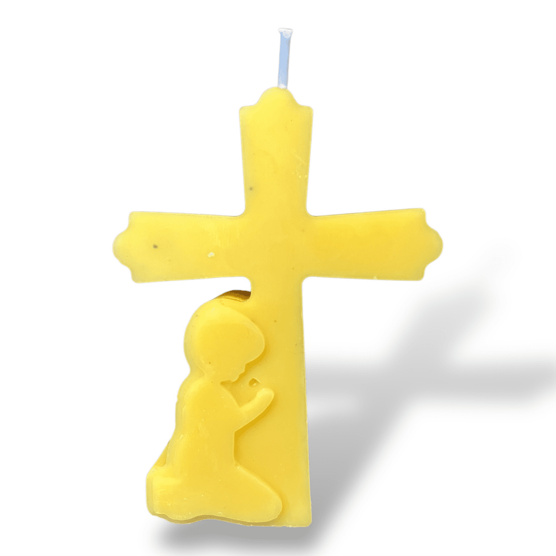 Bougie religieuse croix avec silhouette enfant en prière, décoration spirituelle baptême