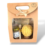 cadeau invité mariage personnalisé coffret miel et bougie cire d’abeille forme cœur avec couple