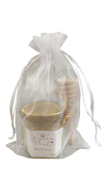 Cadeau de Noël pour maîtresse avec mini pot de miel artisanal, étiquette Joyeux Noël Maîtresse, cuillère à miel en bois, breloque abeille dorée et pochon organza.