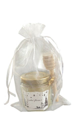 Mini pot de miel artisanal avec étiquette entièrement personnalisable, cuillère à miel en bois, breloque abeille dorée et pochon organza pour cadeau personnalisé.