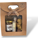 Coffret cadeau baptême avec miel artisanal personnalisé, baume à lèvres naturel et bougie ange en cire d’abeille