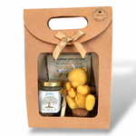 Coffret baptême Jules personnalisé avec pot de miel, étiquette arbre, bougie artisanale en cire d’abeille et cuillère en bois