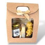 Coffret baptême personnalisé avec miel artisanal, bougie ange en cire d’abeille et baume à lèvres coco