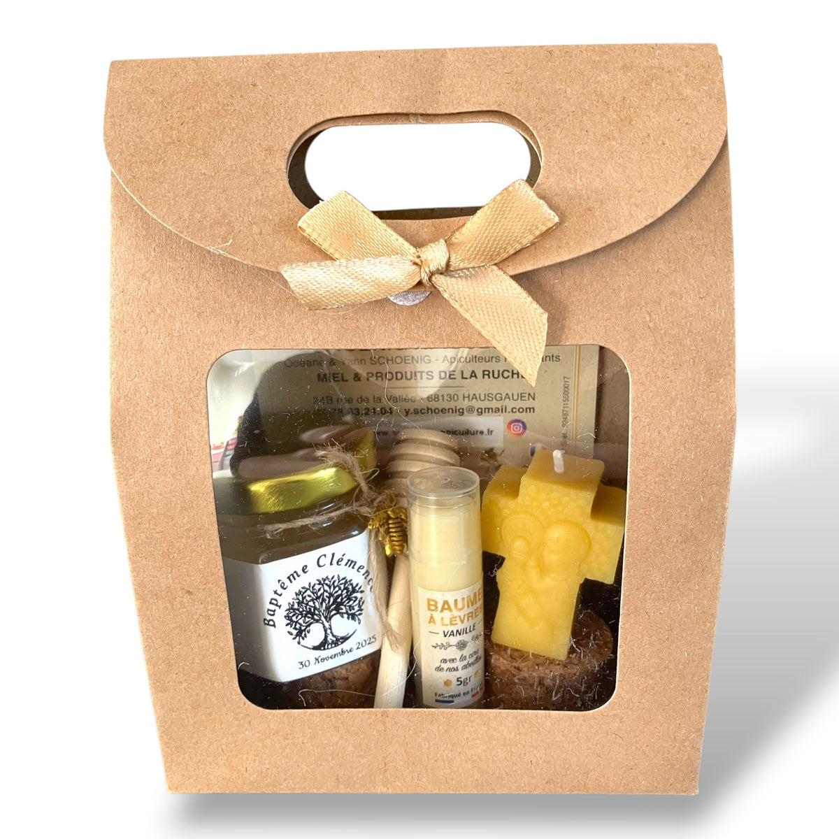 Coffret baptême personnalisé avec miel artisanal, bougie croix en cire d’abeille et baume à lèvres vanille