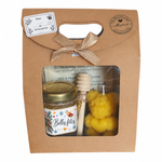 Coffret cadeau Belles fêtes avec miel, bougie ourson en cire d’abeille et étiquette cadeau personnalisable