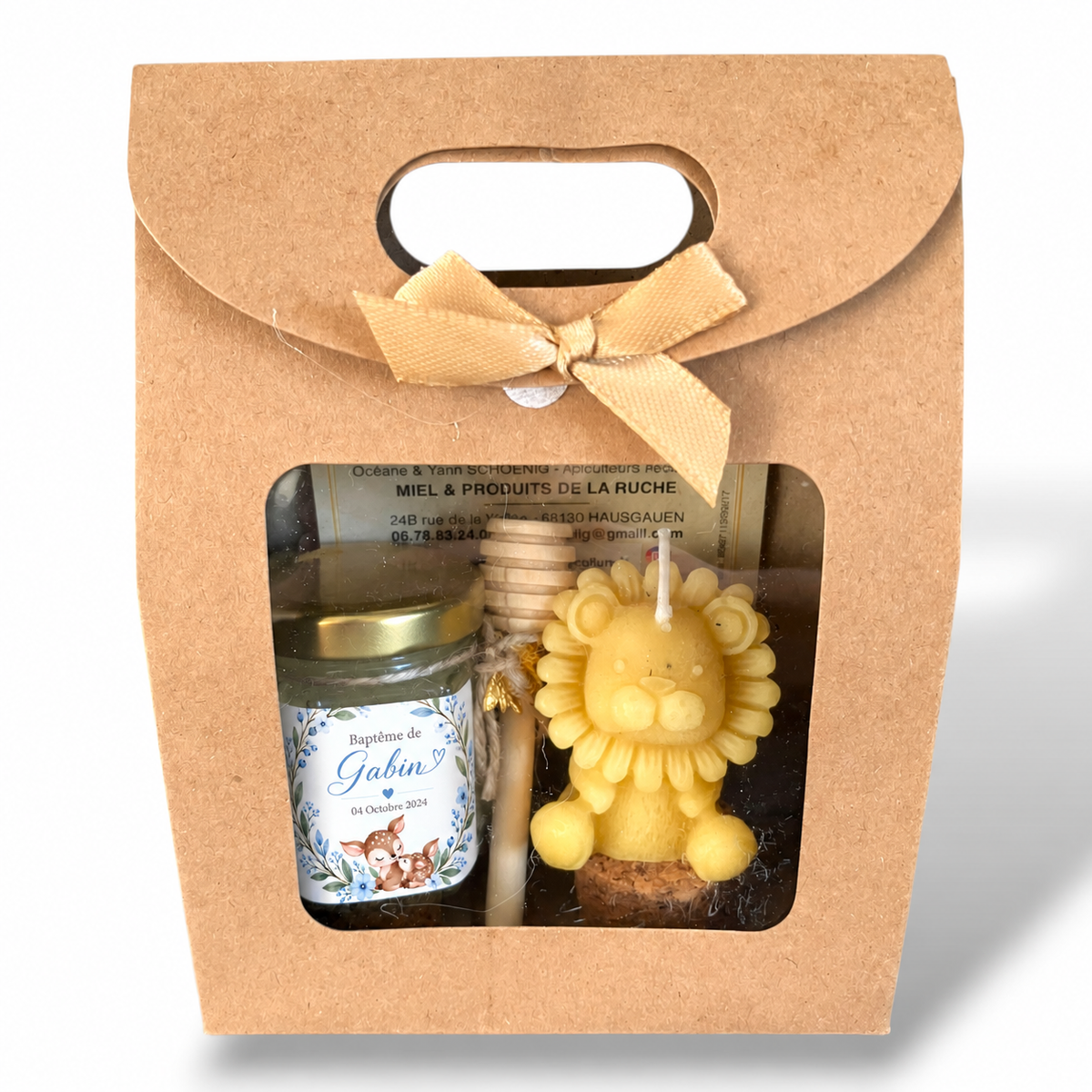 Coffret cadeau invité baptême personnalisé avec pot de miel artisanal, bougie en cire d'abeille lion et étiquette prénom Gabin