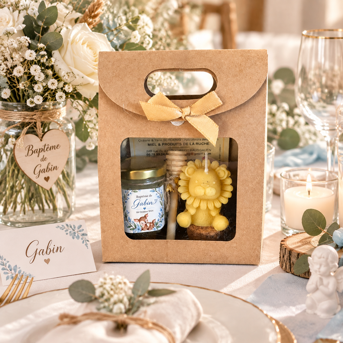 Coffret cadeau invité baptême personnalisé avec pot de miel, bougie en cire d’abeille lion et cuillère bois - prénom Gabin