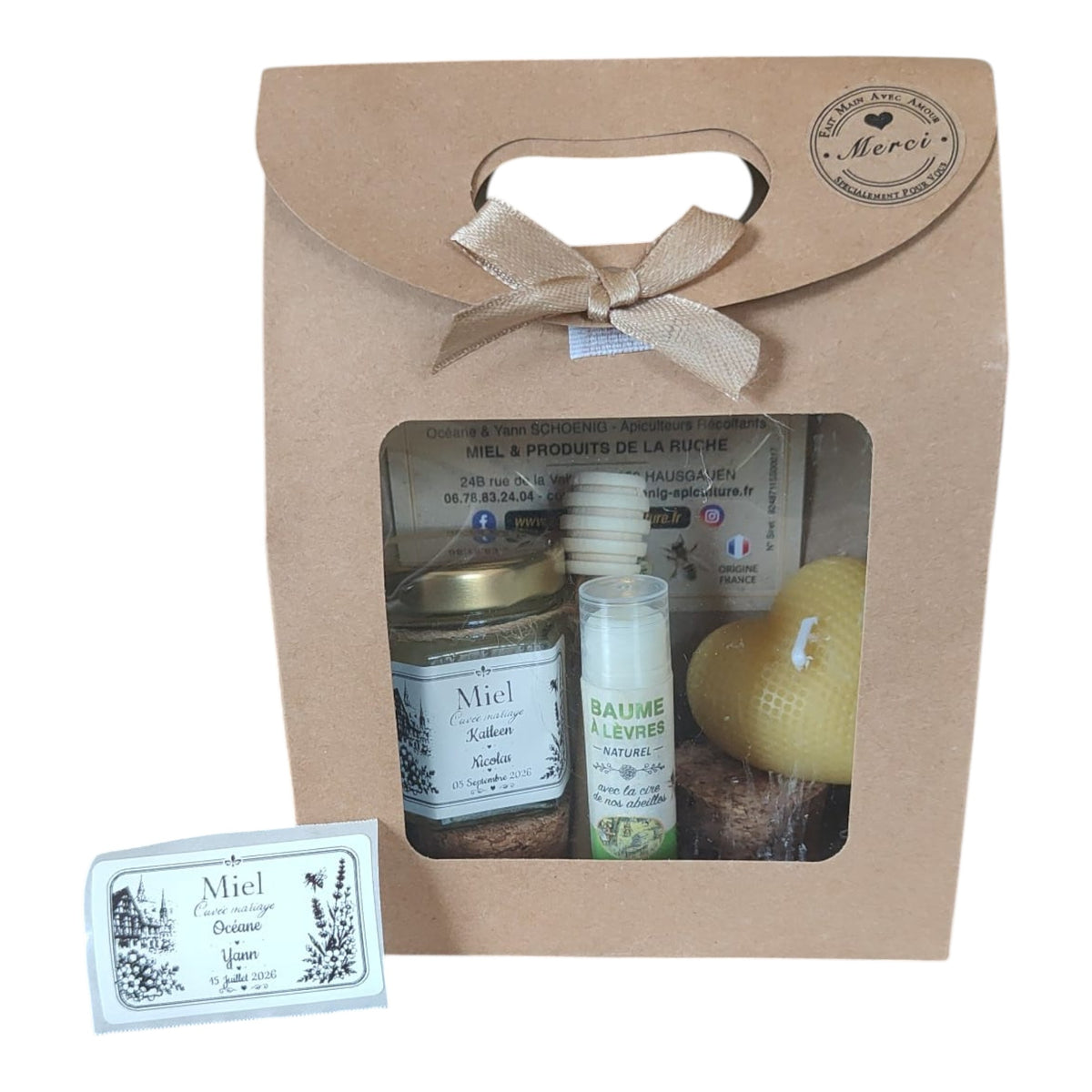 Coffret cadeau invité mariage personnalisé avec miel artisanal, baume à lèvres artisanal à la cire d'abeille et bougie cœur gaufré en cire d'abeille.