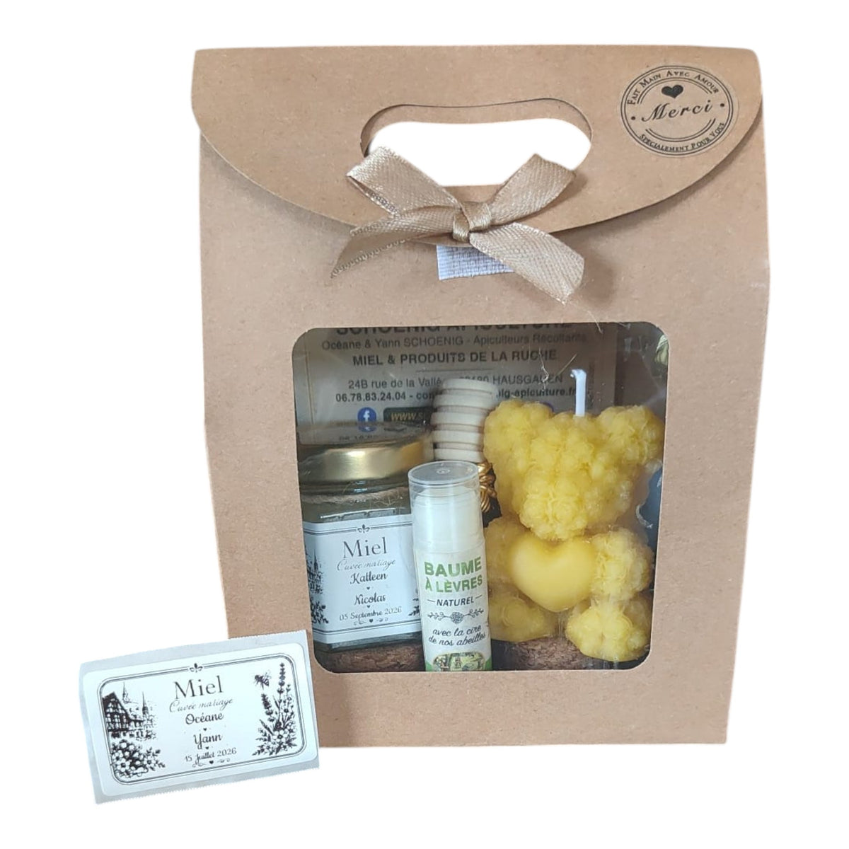 Coffret cadeau invité mariage personnalisé avec miel artisanal, baume à lèvres artisanal à la cire d'abeille et bougie ourson cœur en cire d'abeille.