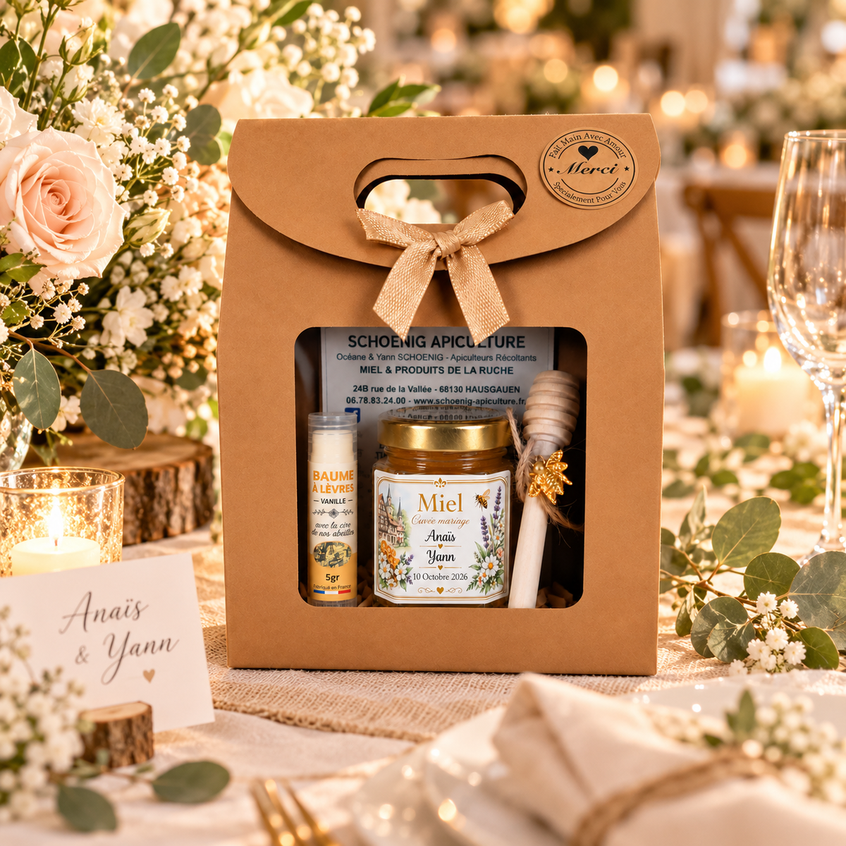 Coffret cadeau invité mariage avec miel personnalisé, baume à lèvres et cuillère à miel