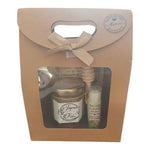 Coffret cadeau Joyeuses Fêtes avec mini pot de miel personnalisé, baume à lèvres artisanal à la cire d'abeille, cuillère à miel en bois et coffret kraft.