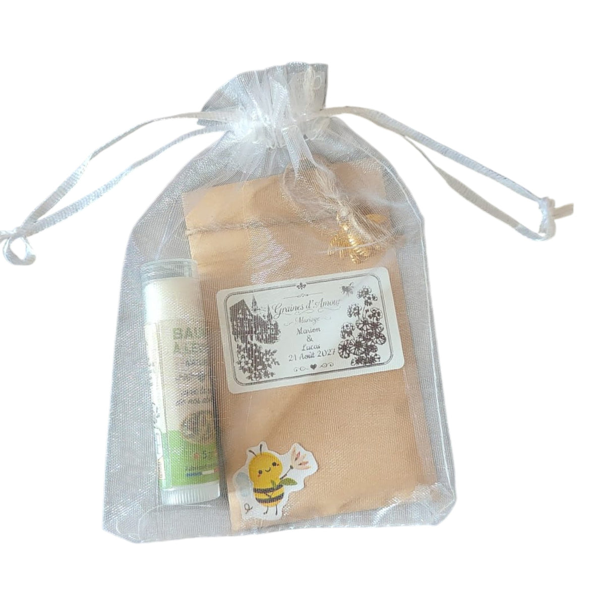 Coffret cadeau mariage floral personnalisé avec mini pot de miel artisanal, baume à lèvres à la cire d'abeille et étiquette mariage floral avec maison et fleurs.