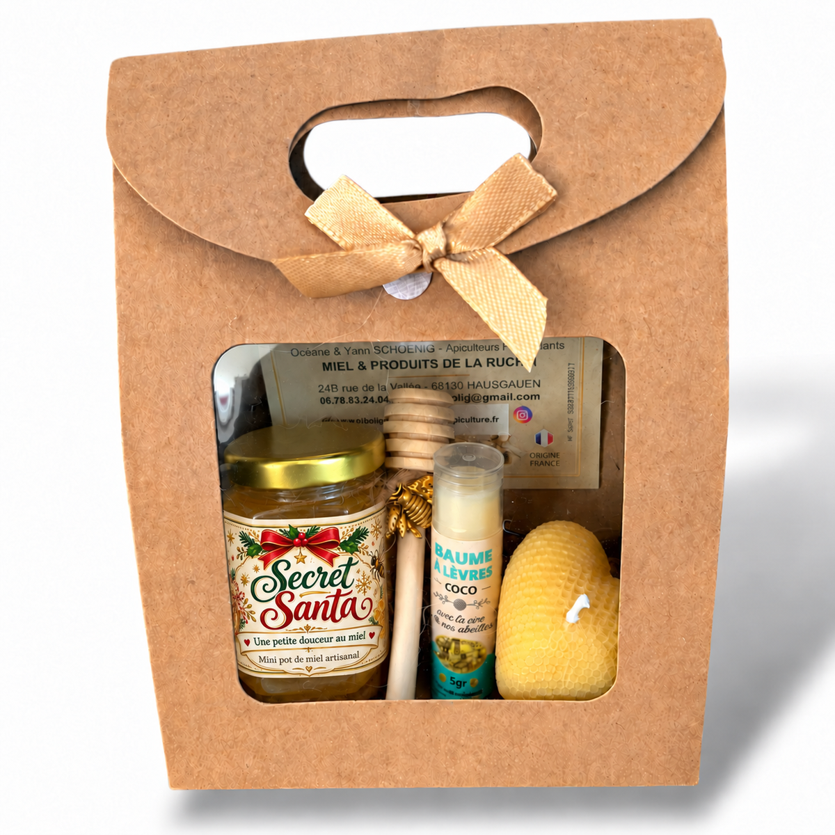 Coffret cadeau Secret Santa avec mini pot de miel artisanal personnalisé, bougie cœur gaufré en cire d’abeille, baume à lèvres et cuillère à miel.