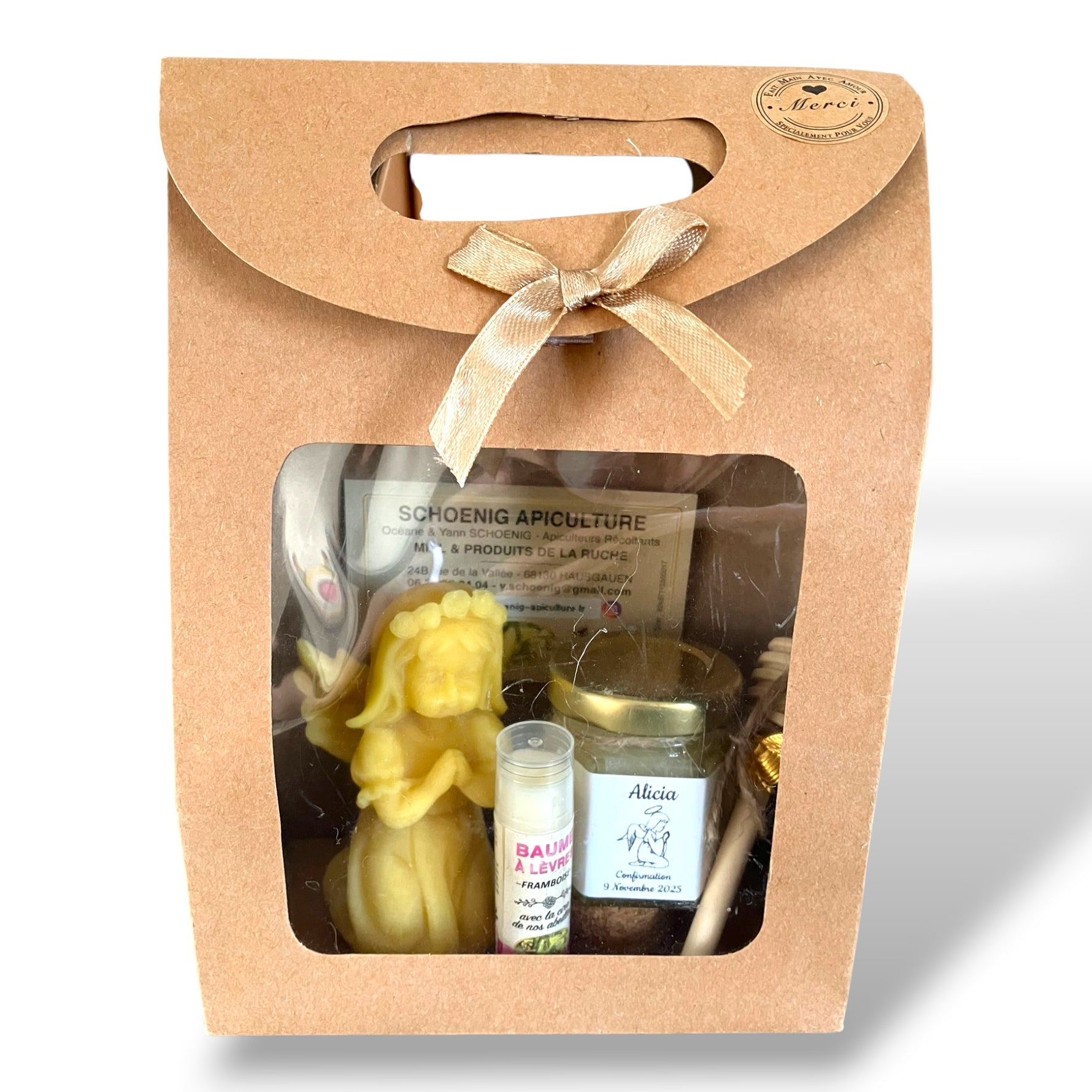 Coffret communion personnalisé avec prénom contenant miel artisanal, baume à lèvres et bougie ange