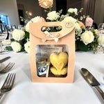 cadeau invité mariage personnalisé coffret miel et bougie cire d’abeille sur table de réception