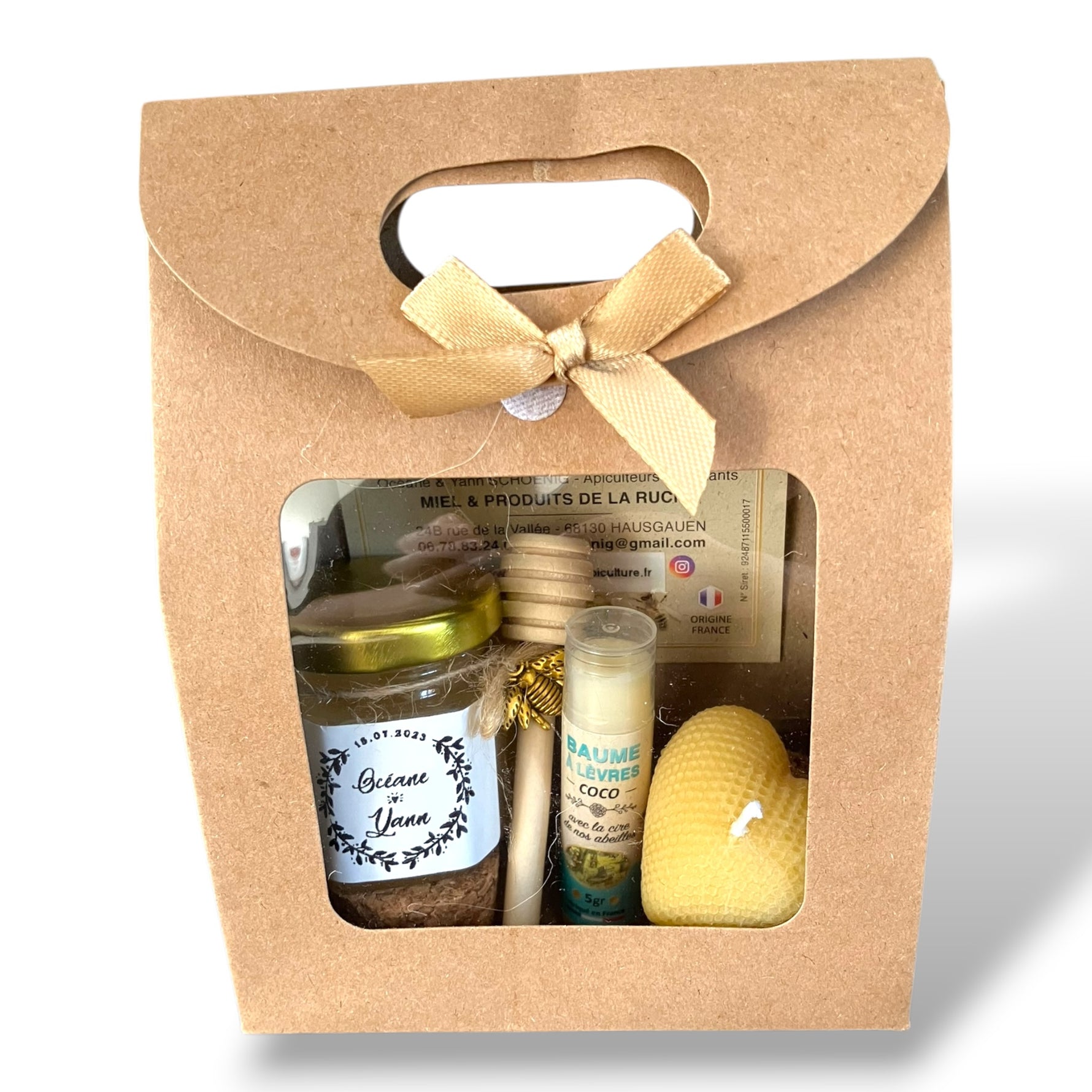 Coffret mariage personnalisé avec prénoms et date comprenant miel artisanal, baume à lèvres et bougie
