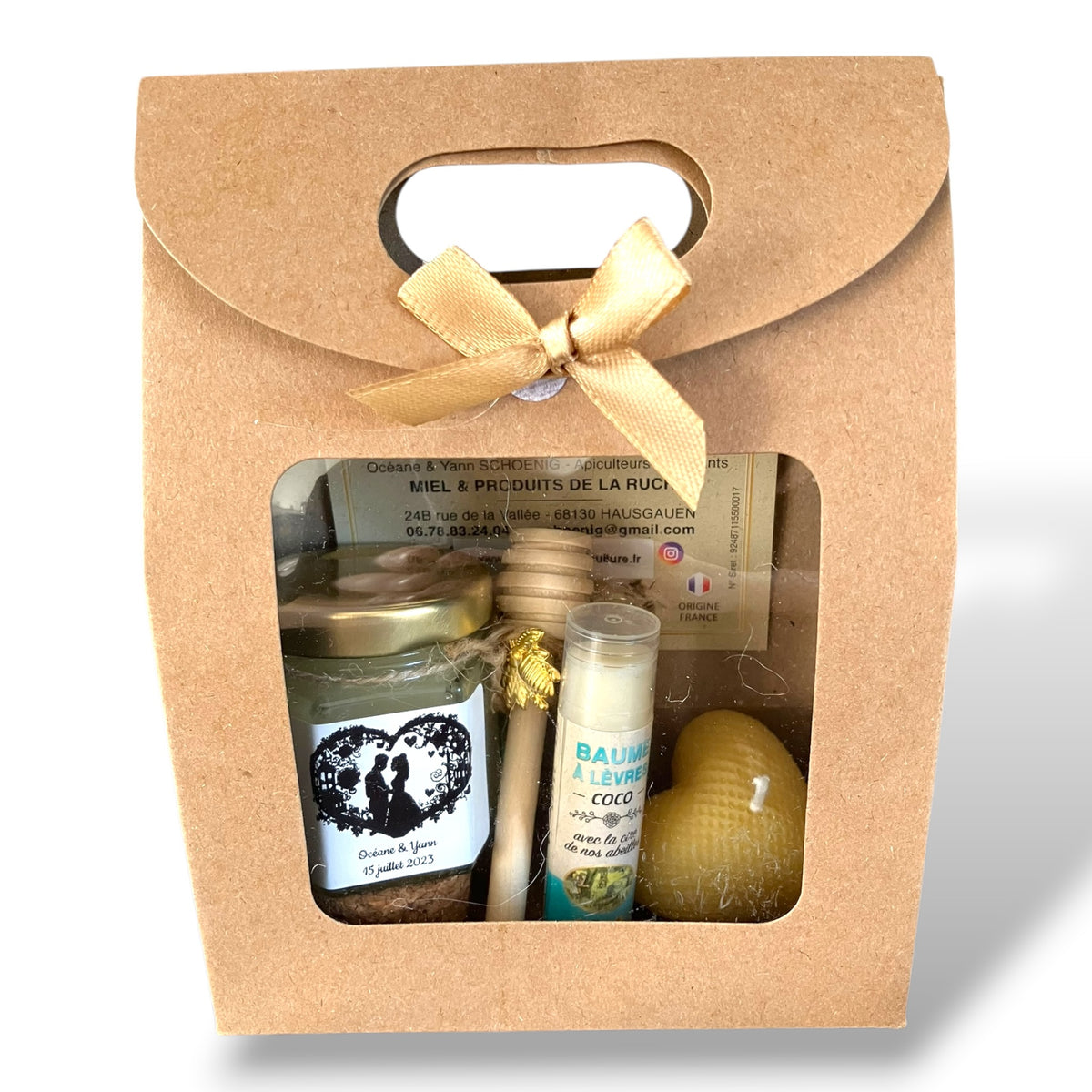 Coffret mariage personnalisé avec prénoms et date incluant miel artisanal, baume à lèvres et bougie cœur
