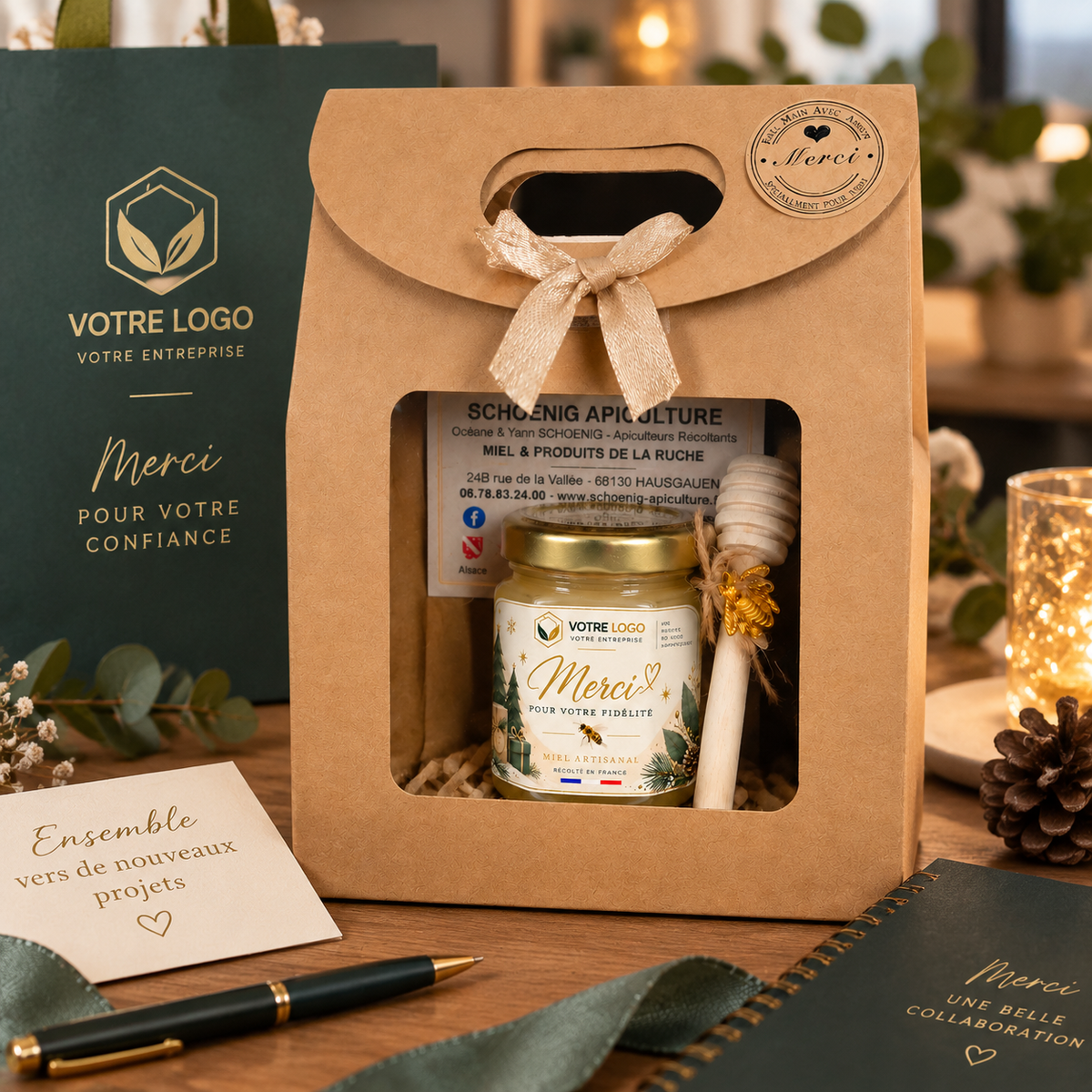Coffret cadeau entreprise personnalisé avec pot de miel artisanal, étiquette logo entreprise et message de remerciement pour clients