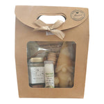 Coffret cadeau Noël maîtresse avec miel, baume coco, bougie lutin et étiquette Joyeux Noël Maîtresse.