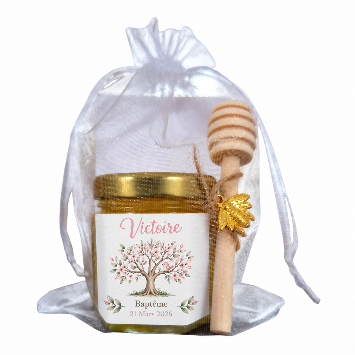 Mini pot de miel personnalisé baptême Victoire avec étiquette arbre de vie rose, cadeau invité baptême avec cuillère à miel en bois et pochon blanc