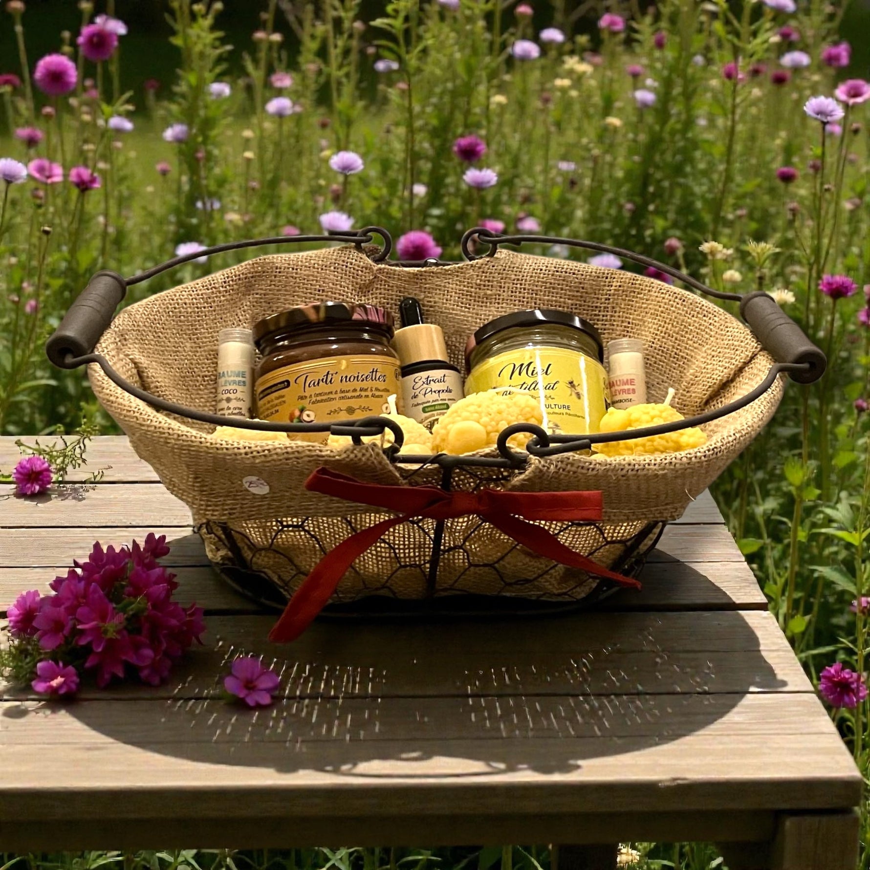 Panier garni artisanal de la ruche – Miel, bougies et soins naturels - schoenig apiculture